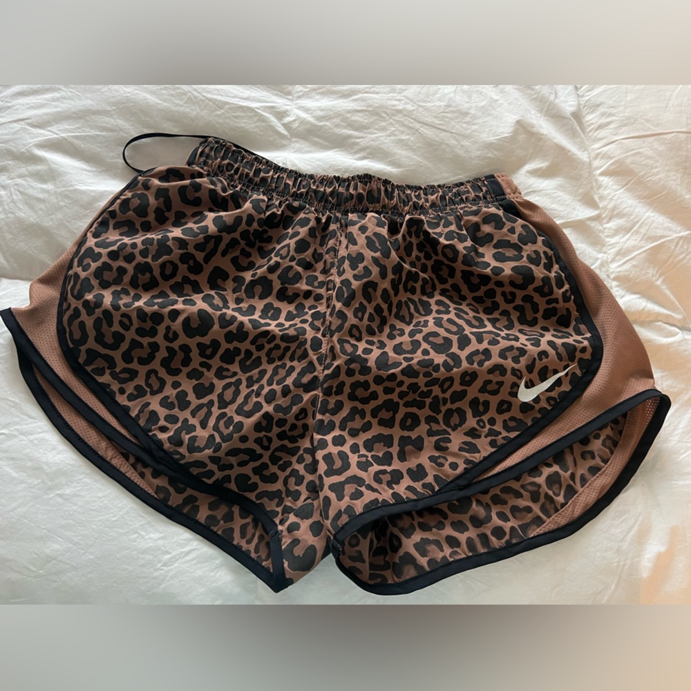 Animal print tempo shorts